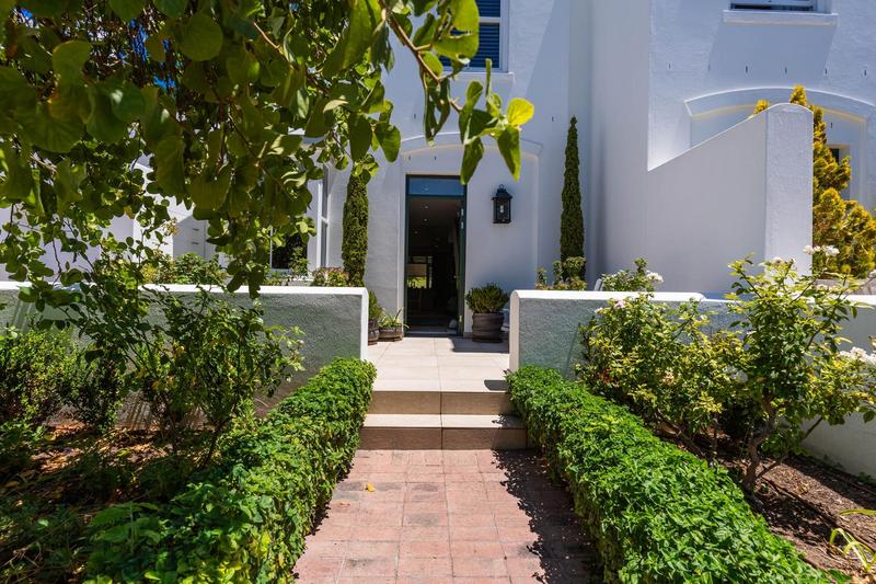 To Let 2 Bedroom Property for Rent in Zwaanswyk Western Cape